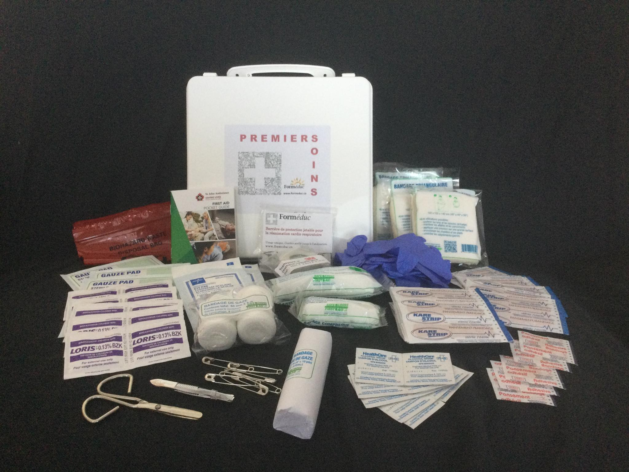 Trousse de pharmacie de premiers secours CERES registres légaux  obligatoires et formalités juridiques